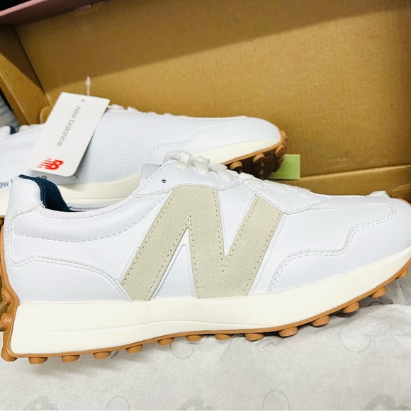 New Balance 327 Golf & Casual LEATHER Women's Sneakers Shoes White Tan 6-10 - Picture 4 of 16